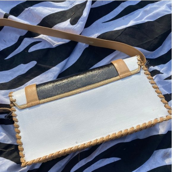 Reworked vintage hand painted leather purse - Picture 2 of 4